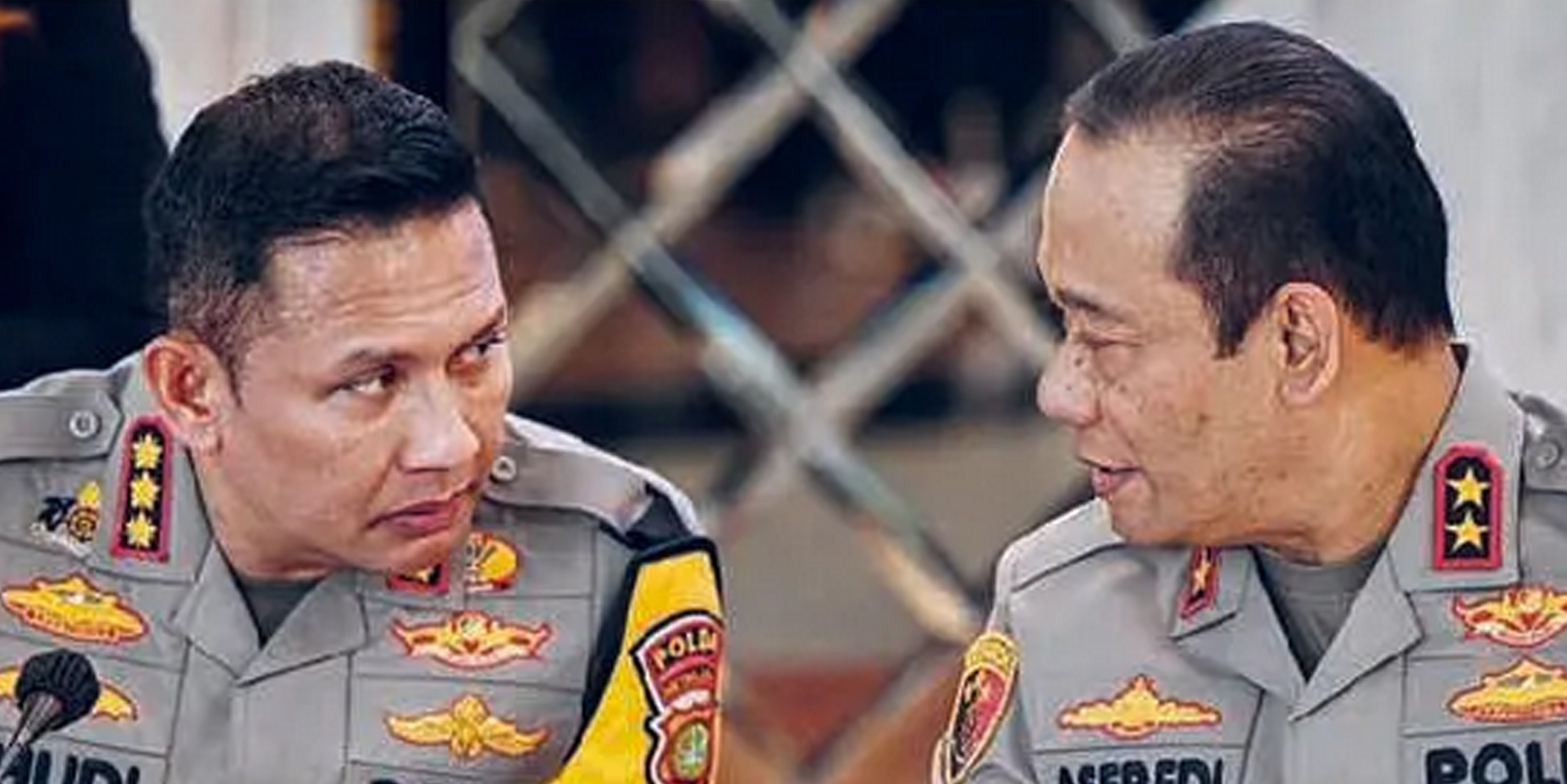 SAMPAIKAN PERKEMBANGAN: Kapolda Metro Jaya Irjen Pol Asep Edi Suheri (kanan) dan Kabidhumas Polda Metro Jaya Kombes Pol Budi Hermanto dalam konferensi pers penanganan kasus penyiraman air keras