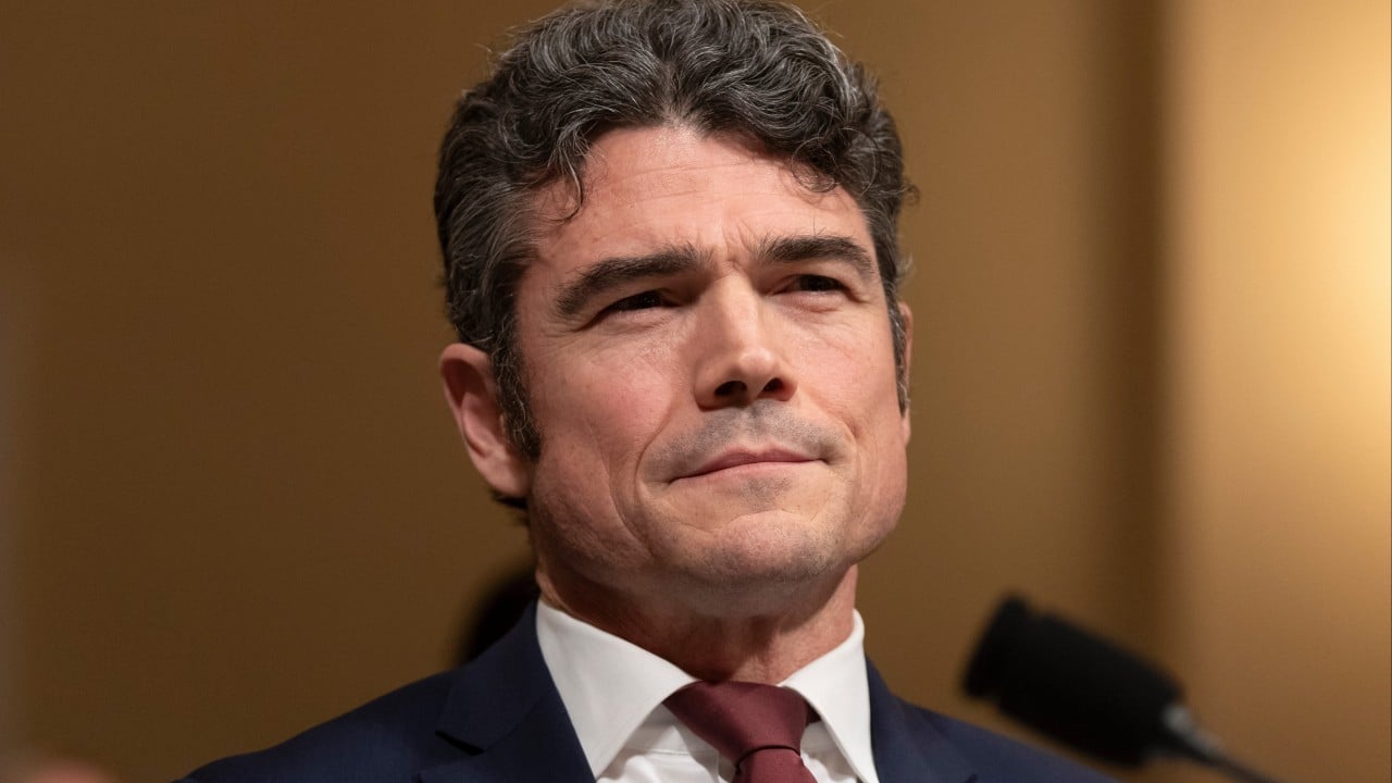 FBI selidiki Joe Kent, mantan Direktur Kontraterorisme AS, usai mundur karena menolak keterlibatan Amerika dalam perang melawan Iran. Simak detailnya.