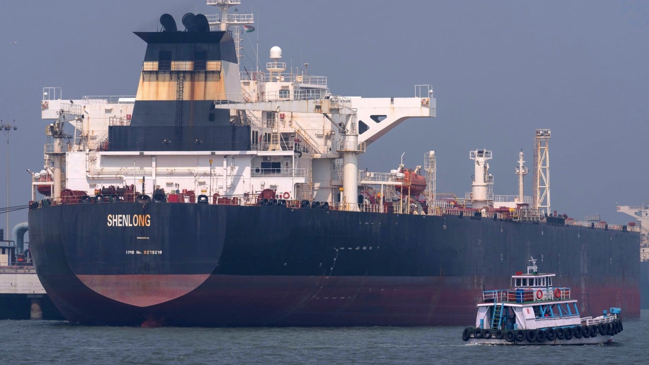 Sekjen IMO nyatakan pengawalan militer di Selat Hormuz tidak berkelanjutan di tengah ketegangan geopolitik yang mengancam stabilitas rantai pasok global.