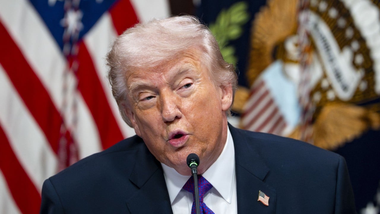 Pemerintahan Trump memperkenalkan kebijakan AI nasional guna mencegah fragmentasi regulasi di tingkat negara bagian demi menjaga dominasi teknologi AS.