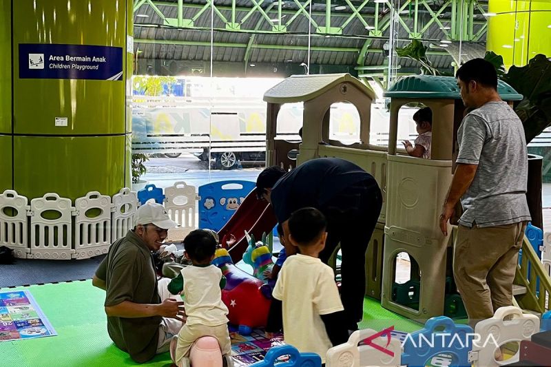 PT KAI Daop 1 Jakarta hadirkan fasilitas ramah keluarga dan peningkatan layanan di stasiun demi kenyamanan pemudik selama masa angkutan Lebaran 2026.
