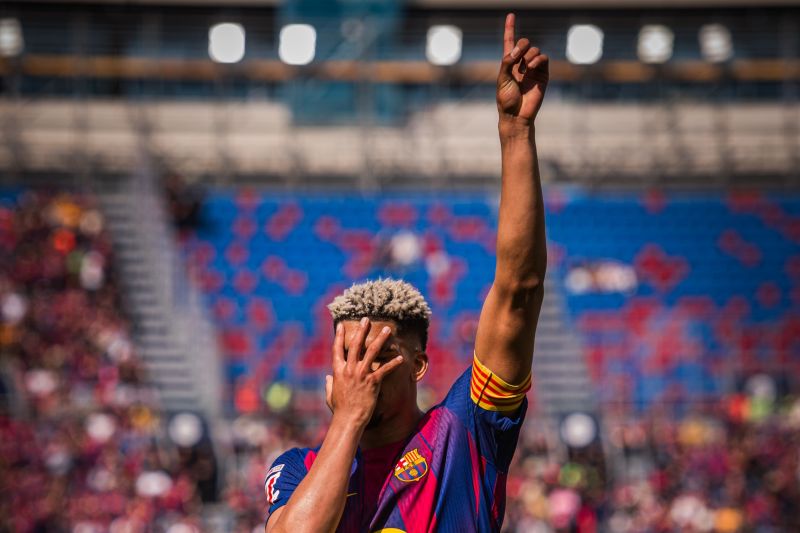 Barcelona amankan kemenangan tipis atas Rayo Vallecano berkat gol tunggal Ronald Araujo, memperlebar jarak poin dengan Real Madrid di puncak klasemen.