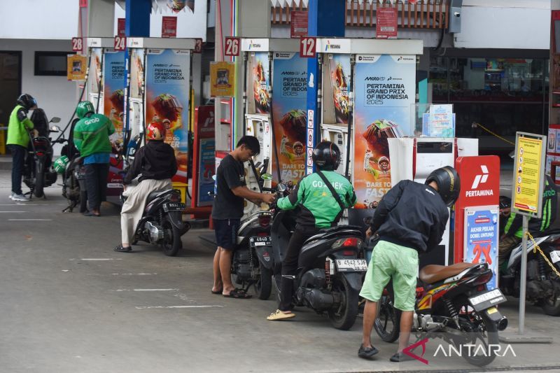 Harga BBM di berbagai SPBU Indonesia terpantau stabil selama arus balik Lebaran 2026 di tengah gejolak konflik internasional yang terjadi di Timur Tengah.