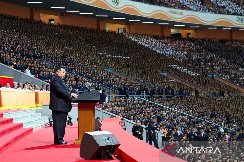 Kim Jong Un resmi kembali menjabat Ketua Komisi Urusan Negara dalam sidang parlemen terbaru Korea Utara, membawa tantangan bagi stabilitas regional.