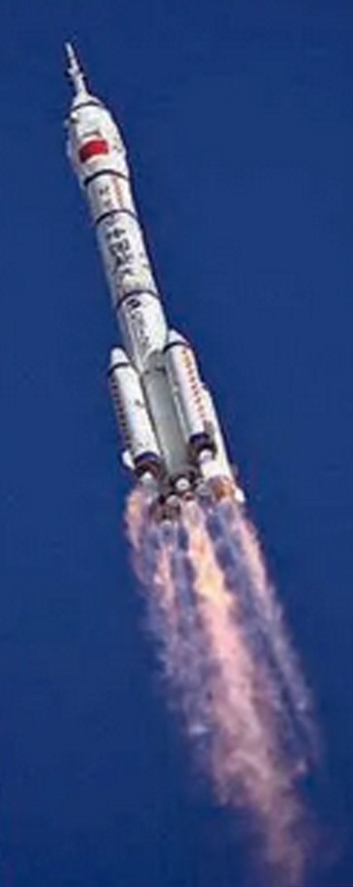 MENUJU YANG TAK TERBATAS: Pesawat luar angkasa diluncurkan dari Peluncuran Jiuquan, Gurun Gobi.