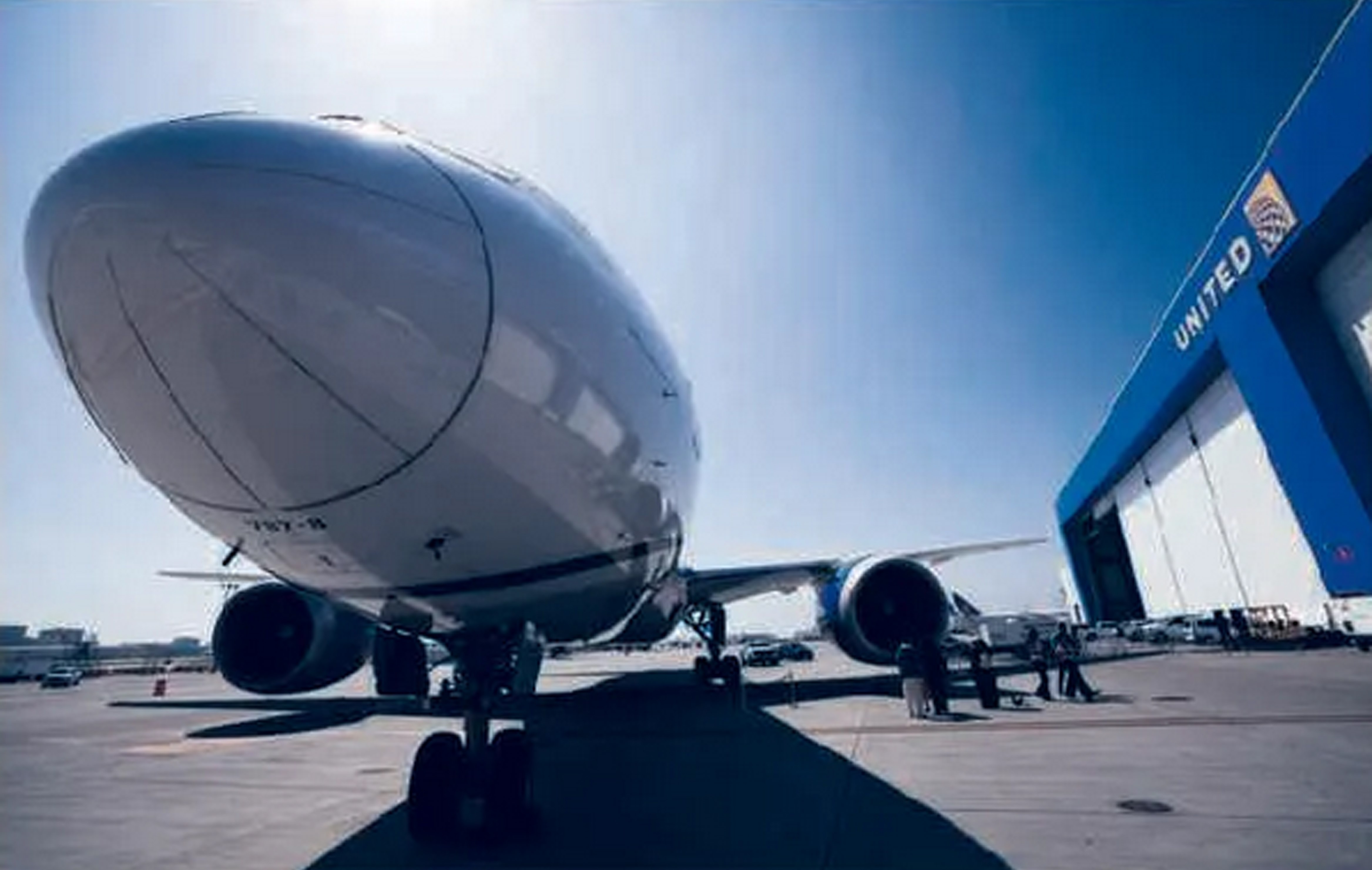 Pesawat Boeing 787-8 Dreamliner milik United Airlines di Los Angeles International Airport, Amerika Serikat. CEO United Airlines Scott Kirby mengatakan, tarif tiket perlu naik sekitar 20 persen