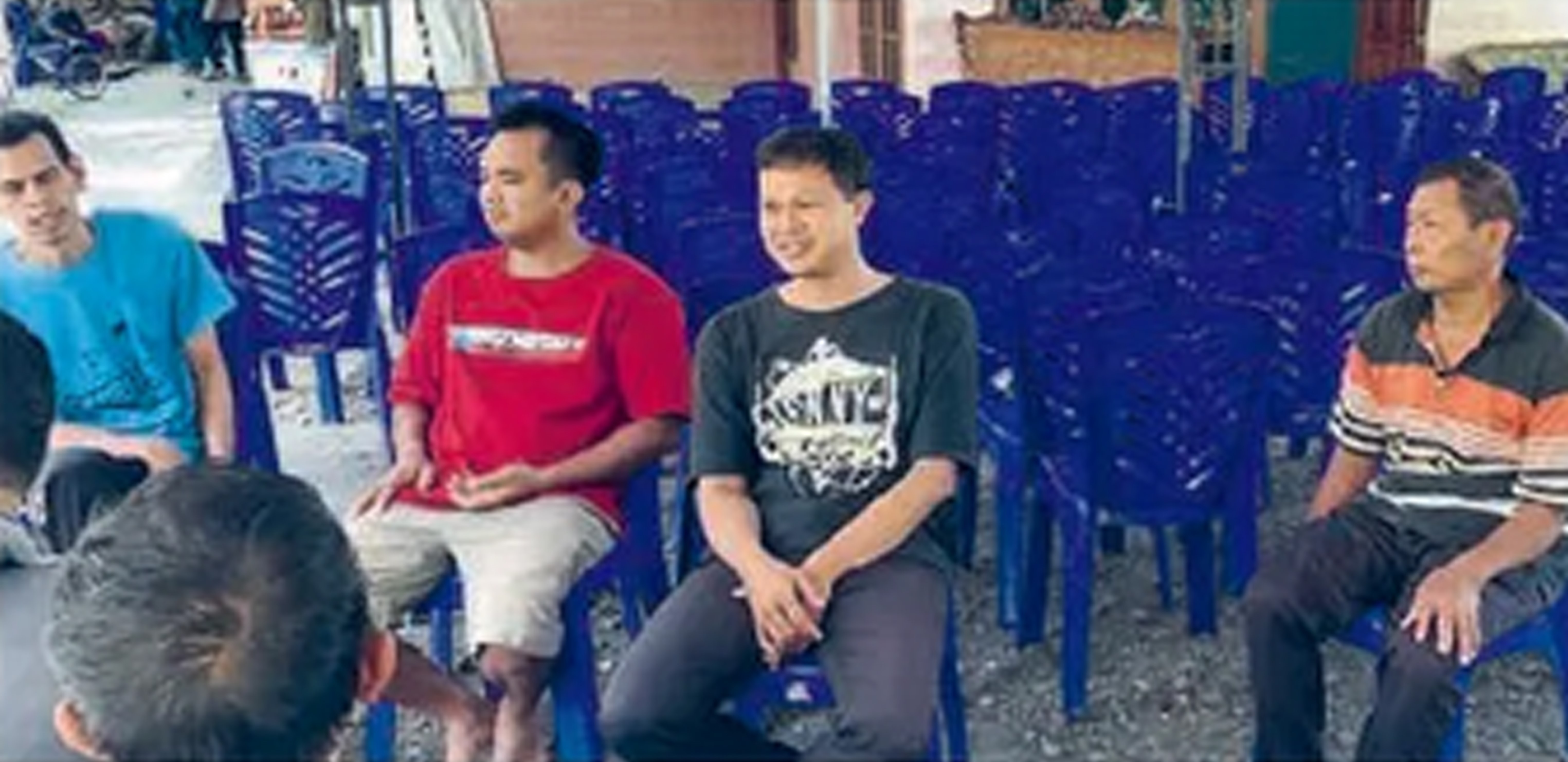 KEHILANGAN ORANG TERSAYANG: Suasana kediaman orang tua Praka Farizal Rhomadhon di Ledok, Kulon Progo, Jogjakarta, kemarin (30/3).