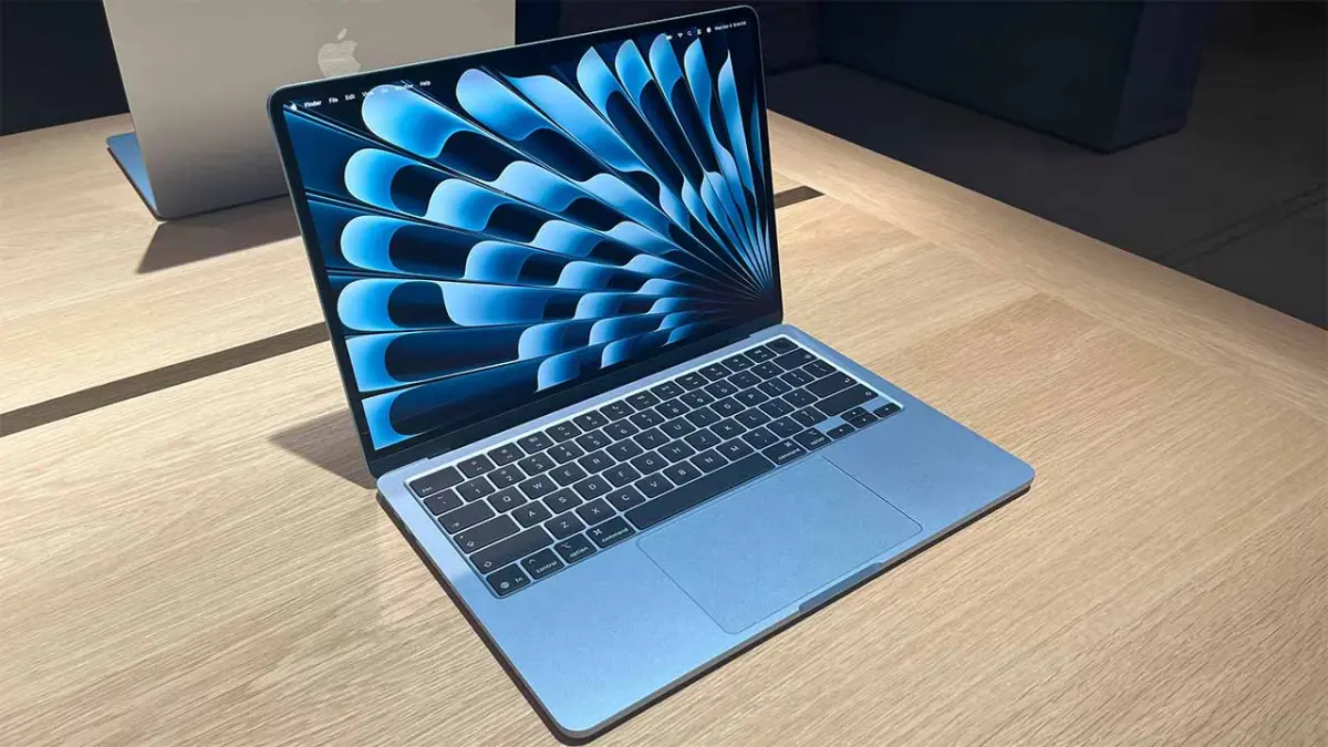 MacBook Air M5 (PCMag)