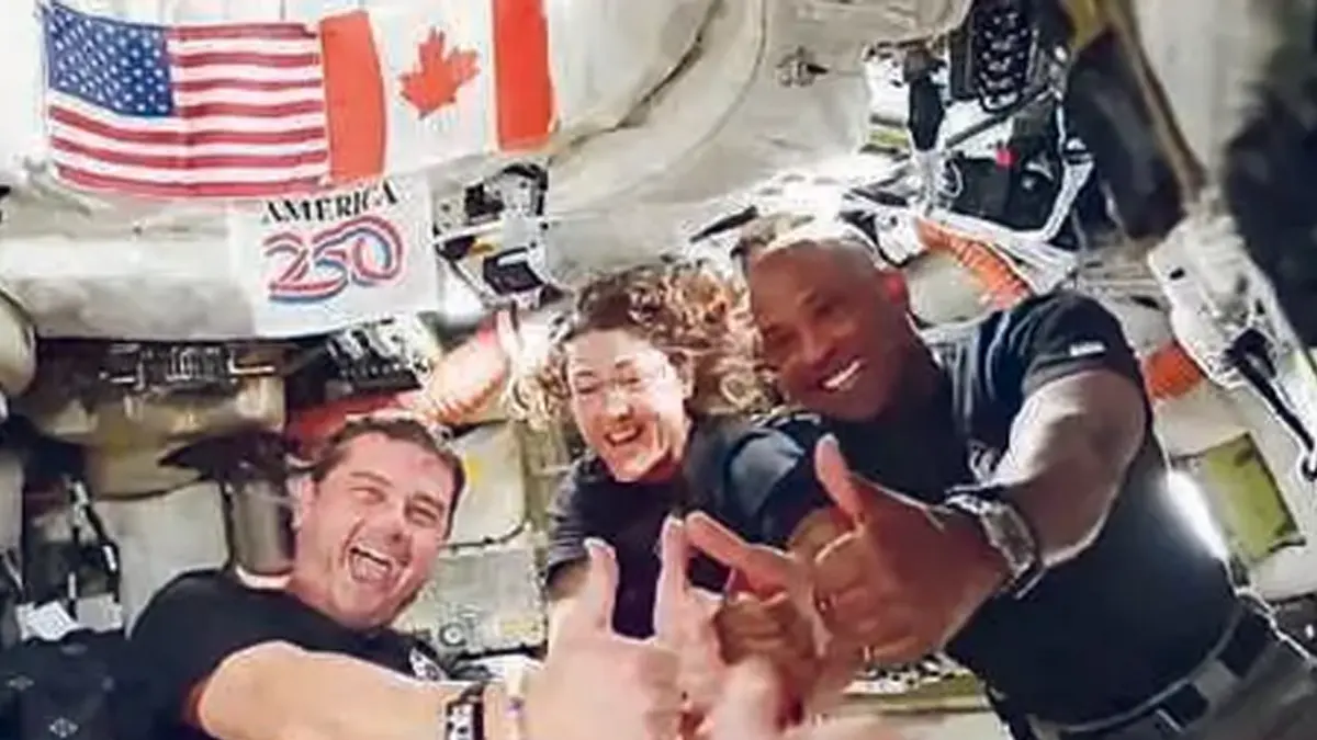 PERJALANAN BERSEJARAH: Tiga dari empat astronot yang terlibat dalam Artemis II: Reid Wiseman, Christina Koch, dan Victor Glover.