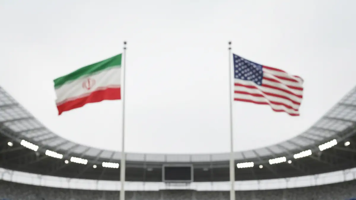 Konflik geopolitik antara Iran dan Amerika Serikat menciptakan dilema bagi FIFA terkait lokasi pertandingan Piala Dunia 2026.