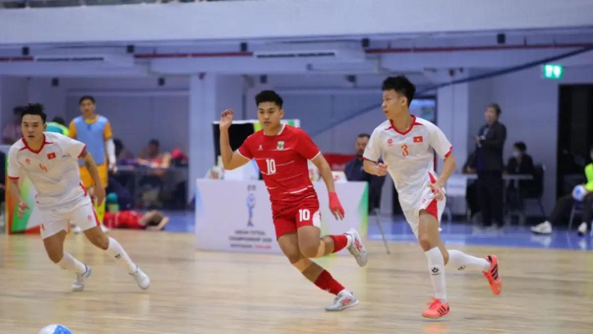 Timnas Futsal Indonesia berhasil mengalahkan Vietnam dengan skor 3-2 dalam laga semifinal ASEAN Futsal Championship 2026, memastikan langkah mereka ke babak final untuk menghadapi Thailand.