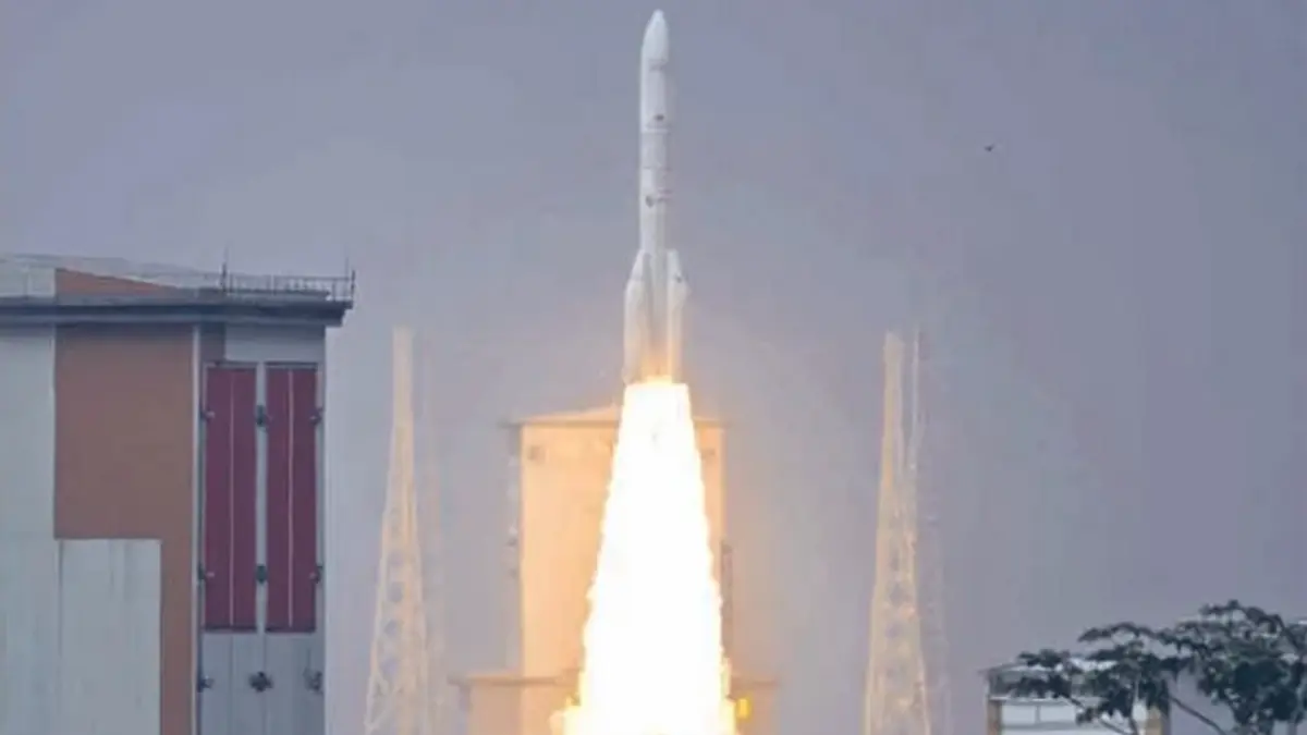 ALIANSI: Jaringan satelit Leo milik Amazon akan diperkuat dengan jaringan satelit Globalstar yang 20 persen sahamnya dimiliki Apple.