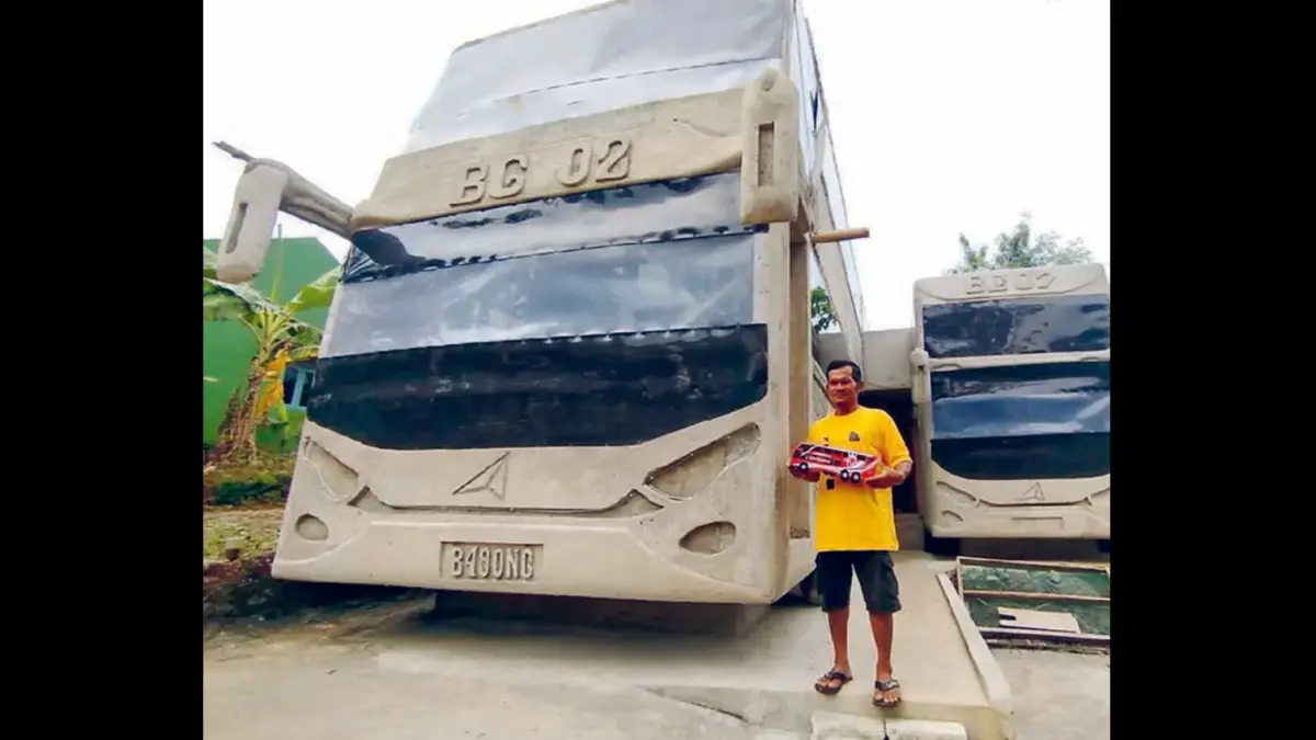 BEDA DARI YANG LAIN: Rumah Supardi alias Bagong yang didesain ala bus di Dusun Tandan, Desa Kopen, Jatipurno, Wonogiri, Jateng.