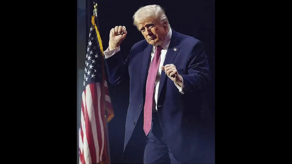 PAMOR TURUN: Donald Trump berkampanye di Phoenix, Arizona, pada Jumat (17/4) untuk meningkatkan partisipasi pemilih muda.