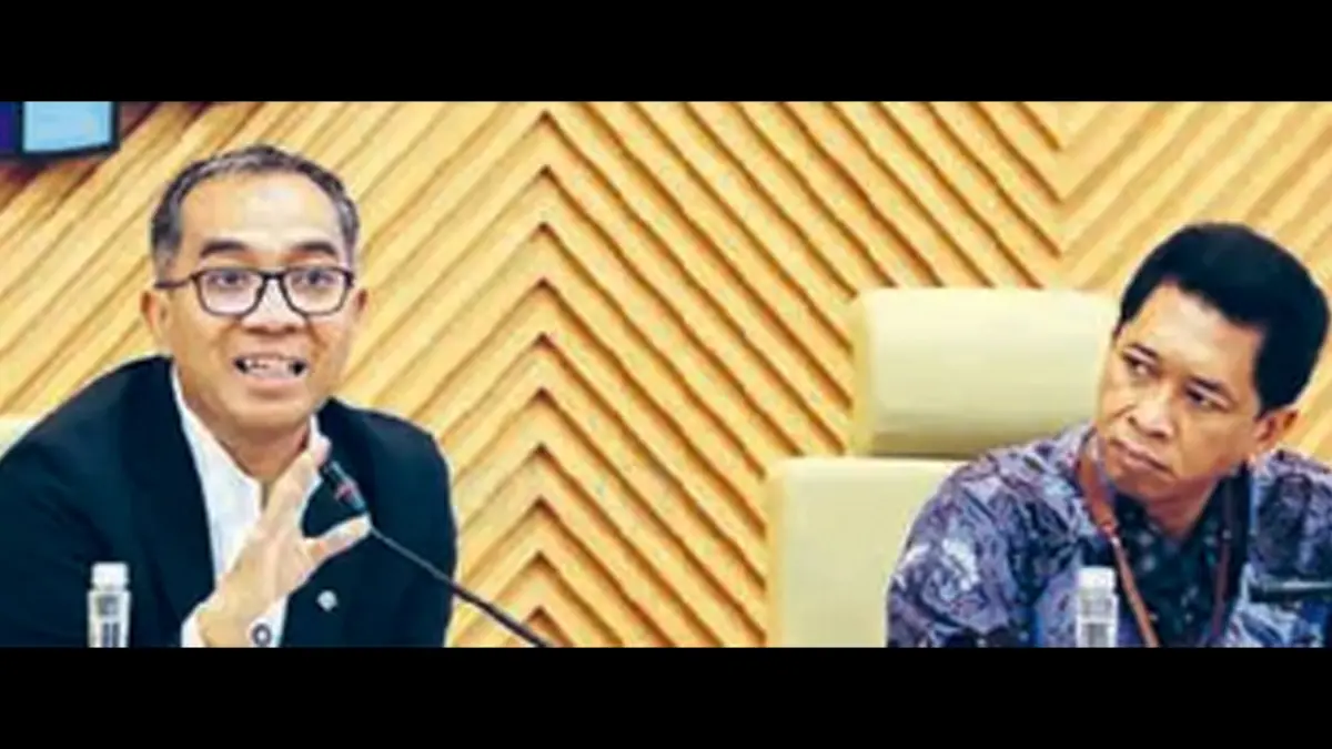 SIKAPI PERDEBATAN: Brian Yuliarto (kiri) menegaskan fokus utama pendidikan tinggi terletak pada kualitas pembelajaran, kompetensi lulusan, relevansi terhadap kebutuhan industri dan masyarakat. (Foto: PUGUH SUJIATMIKO/JAWA POS)