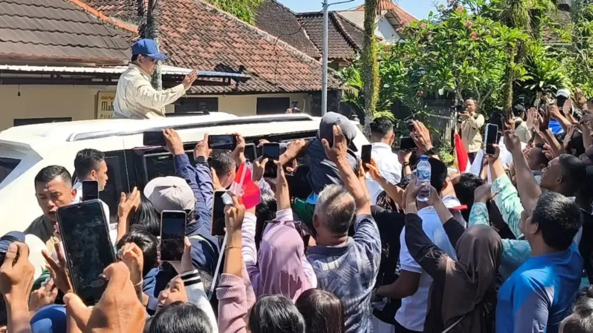 Prabowo Tegaskan Sekolah Rakyat Bebas Pungutan, Disambut Meriah Warga di Denpasar