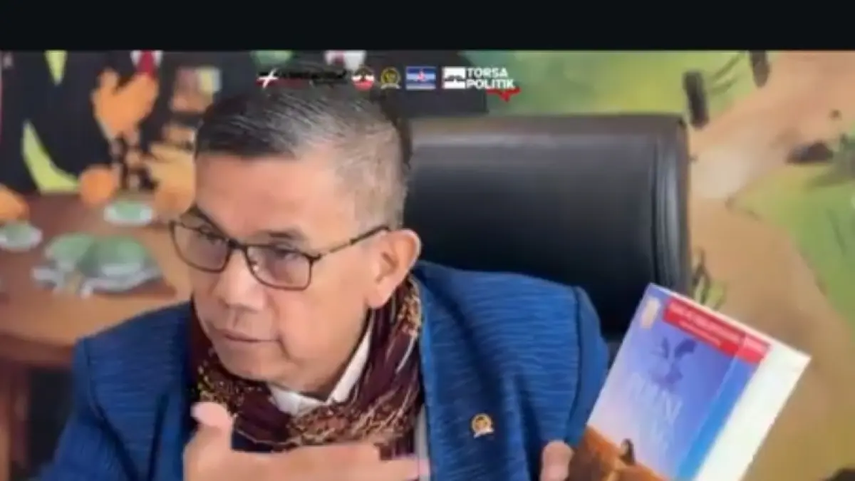 Hinca IP Pandjaitan dengan Buku Polisi Jagung 