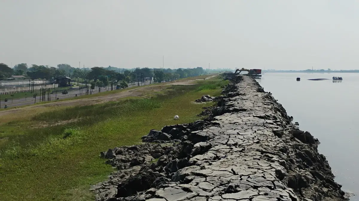 Lumpur Porong Sidoarjo Nyaris Meluber, Tanggul Ditinggikan, Warga Khawatir Ambles