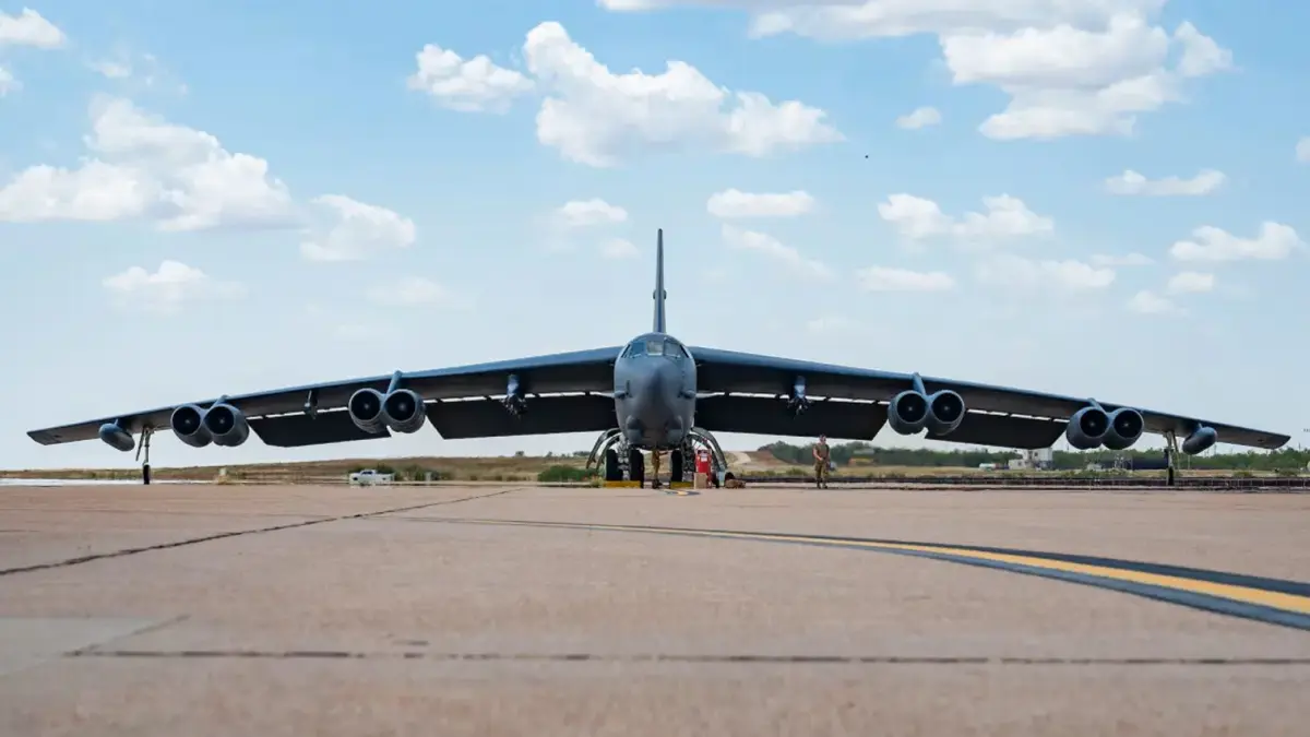 B-52 Stratofortress, pesawat pengebom milik Angkatan Udara Amerika Serikat (AS) saat berada di Pangkalan Udara Minot North Dakota. (Foto: AIR FORCE GLOBAL STRIKE COMMAND)