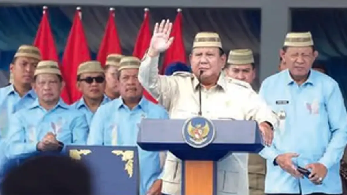 BERI ARAHAN: Presiden Prabowo Subianto pada acara puncak Pekan Nasional (PENAS) Petani Nelayan XVII Tahun 2026 di GOR David-Toni, Kecamatan Limboto, Kabupaten Gorontalo. (DOK. BULOG)