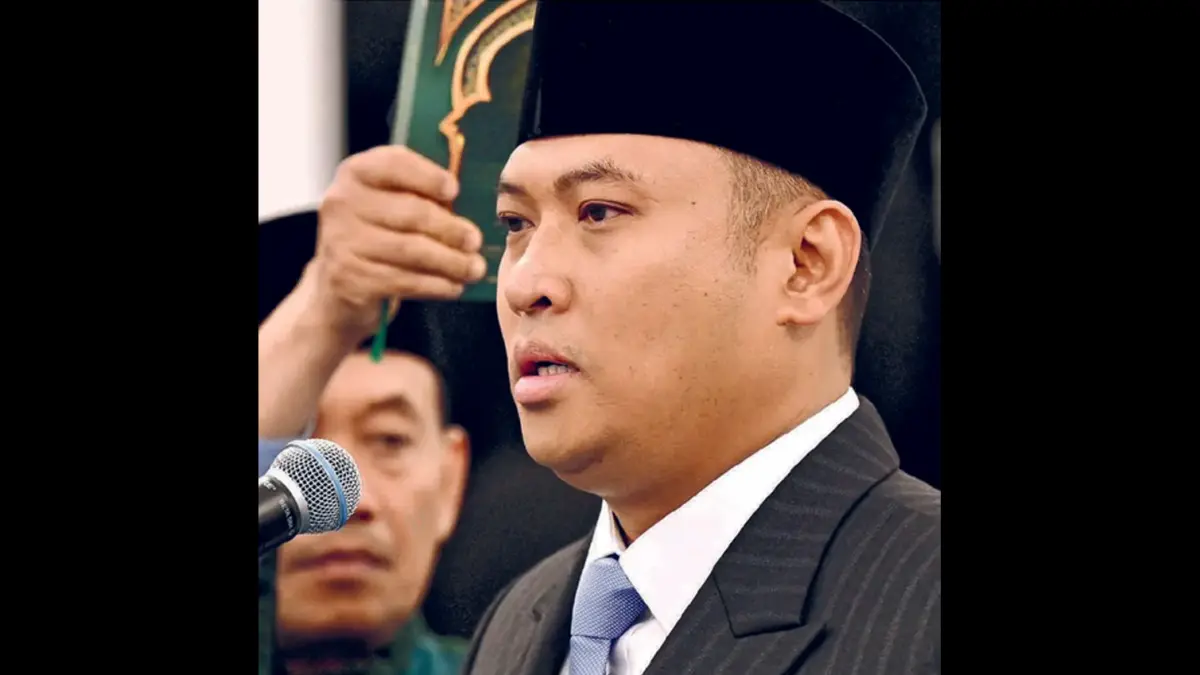 AMANAH BARU: Sudaryono disumpah sebagai kepala BGN di Istana Negara, Jakarta, kemarin (22/7). (Foto: SETPRES)