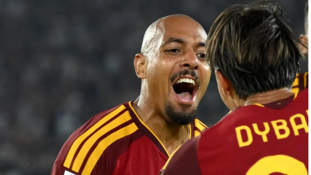 HATRRICK GOL DAN ASSIST: Duo penyerang AS Roma, Donyell Malen dan Paulo Dybala tampil menggetarkan lawan di laga perdana Serie A. Akankah jadi duet mamtikan hingga akhir musim? (foto: ist) 