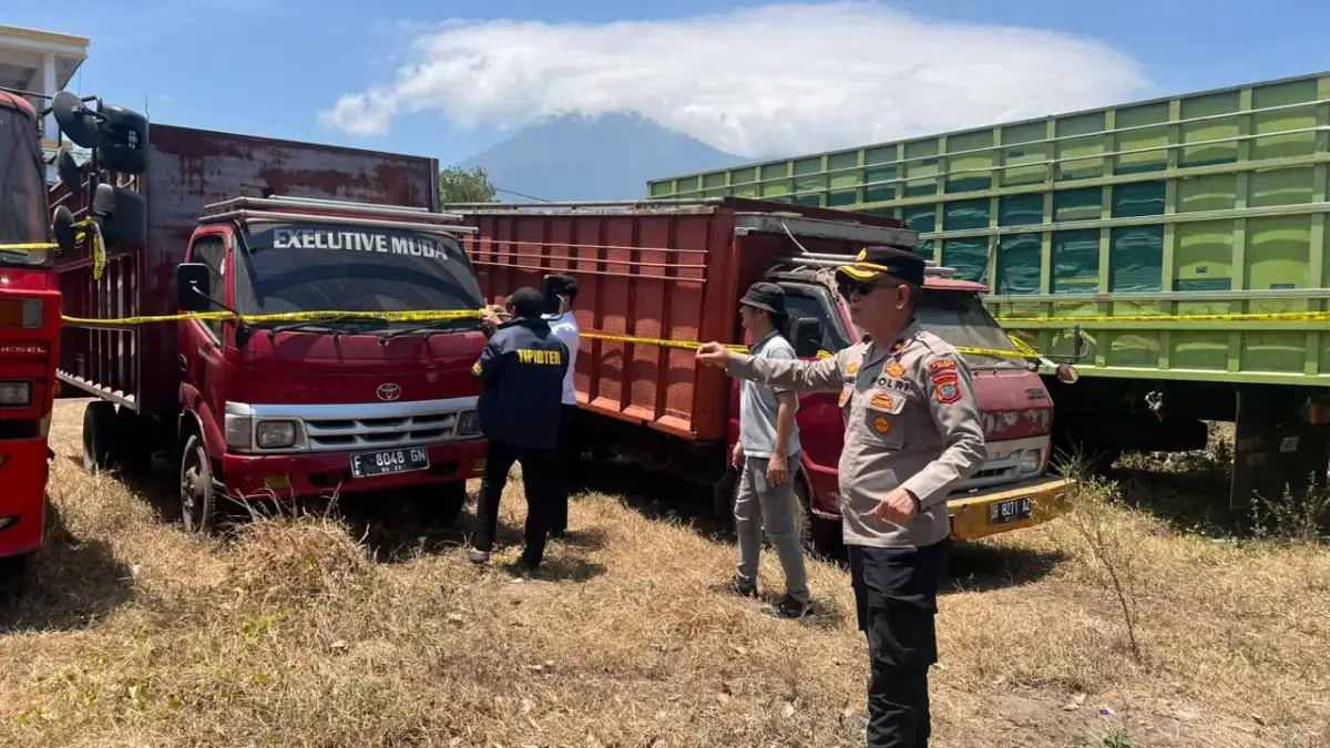 Sejumlah mobil truck yang diamankan Polres Bitung saat mengisi BBM Solar Subsidi. (Foto: Dok)