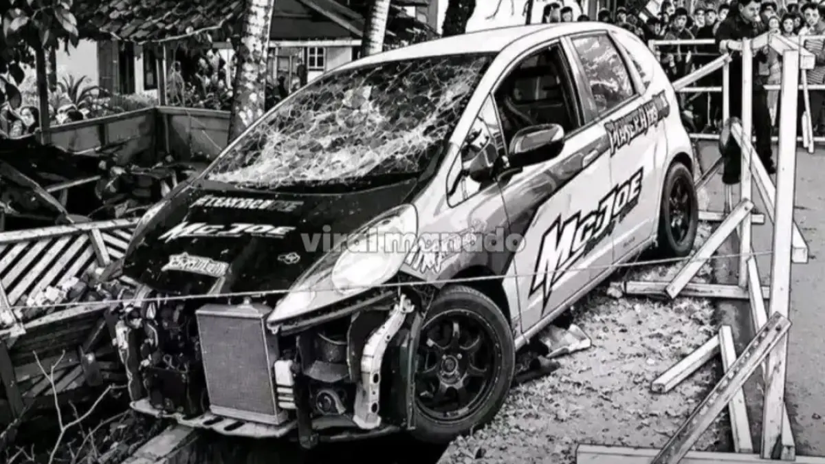 MENGGANTUNG: Mobil maut pebalap Tiang Ngantung yang menabrak puluhan penonton dan menyebabkan 9 nyawa melayang, 8 luka-luka.  insiden Drag Race Maut Upai makin tidak jelas penyelesaiannya. (foto:ist)  