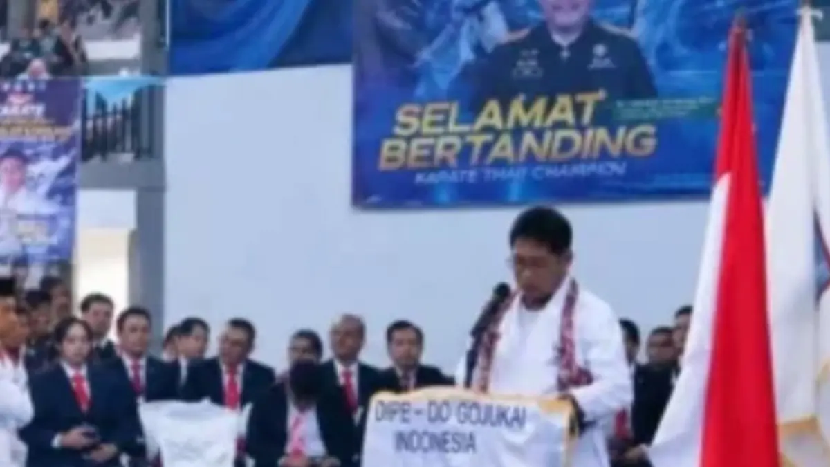 Wali Kota Bitung Hengky Honandar saat membuka pelaksaan Karate Open Tournament Kajati Cup ke-5 dan Wali Kota Bitung 2026. (Foto: Dokumen Istimewa)