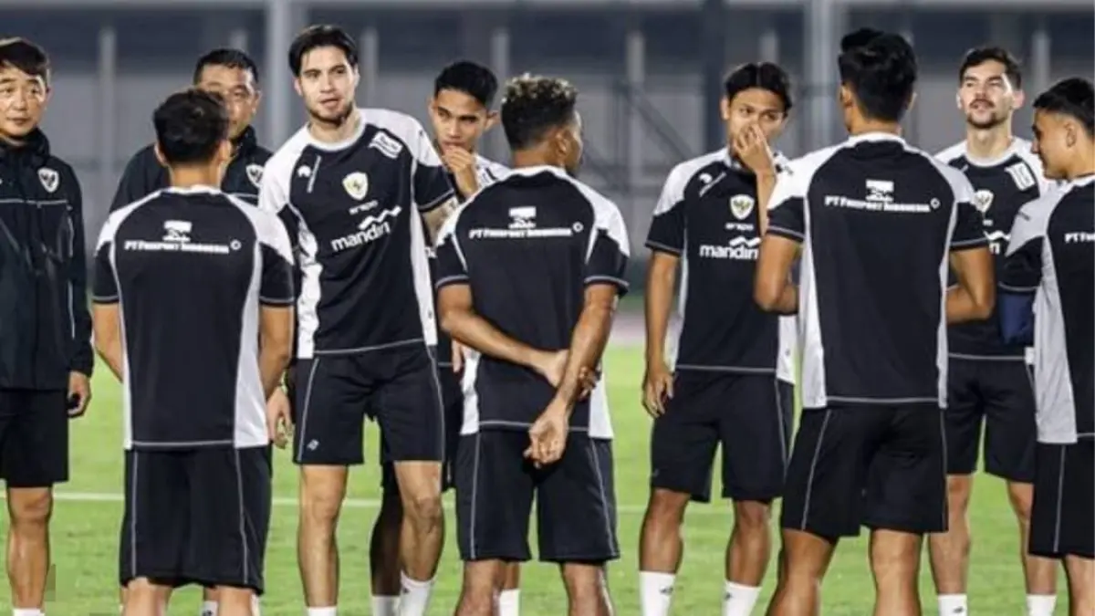 KAPTEN DIKS: Kevin Diks Marasabessy akan menjadi pemimpin timnas Indonesia di FIFA ASEAN CUP 2026. Nanti malam Garuda akan menghadapi Singapura di SUGBK. Grup A juga memainkan Malaysia vs Bangladesh di Stadion si Jalak Hareupat, Bandung sore pukul 17.00 WITA. (foto:ist) .