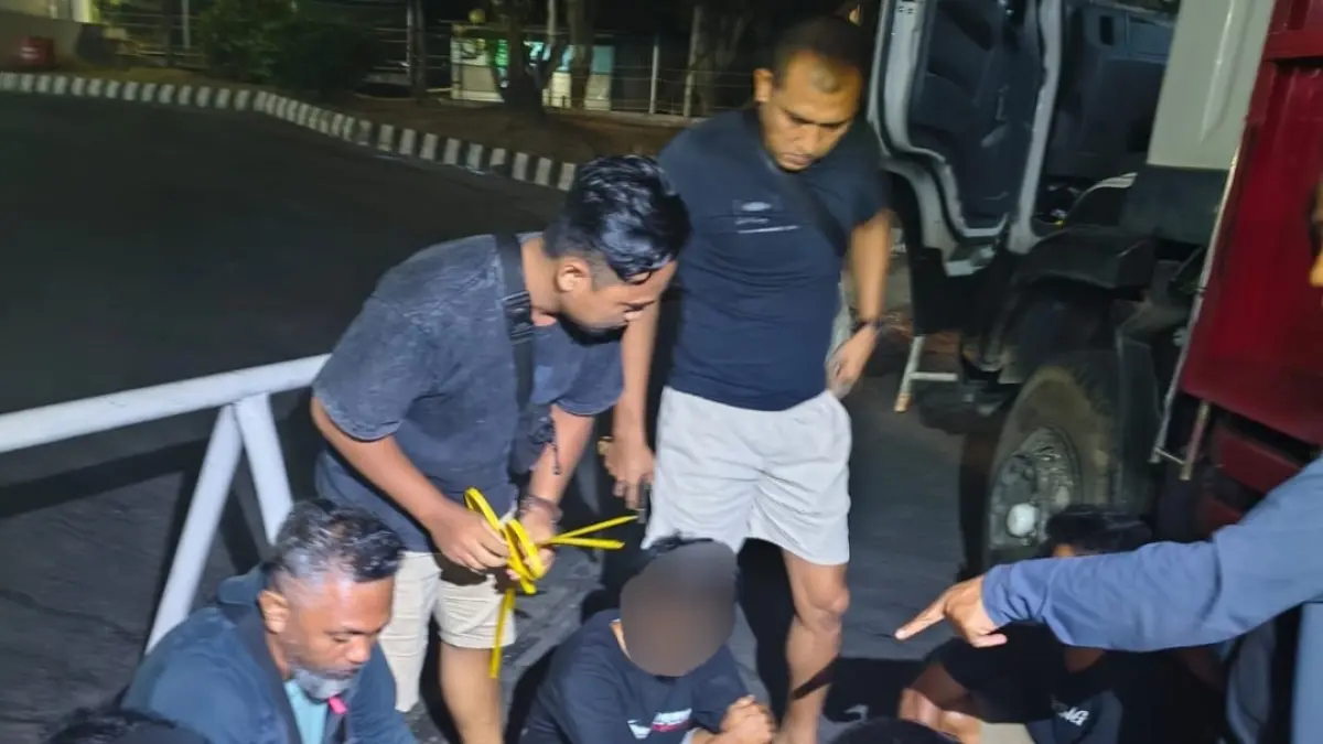 Dua pria yang diamankan Aparat Polres Bitung, diduga bawa sabu 7 paket. (Foto: dok ist)