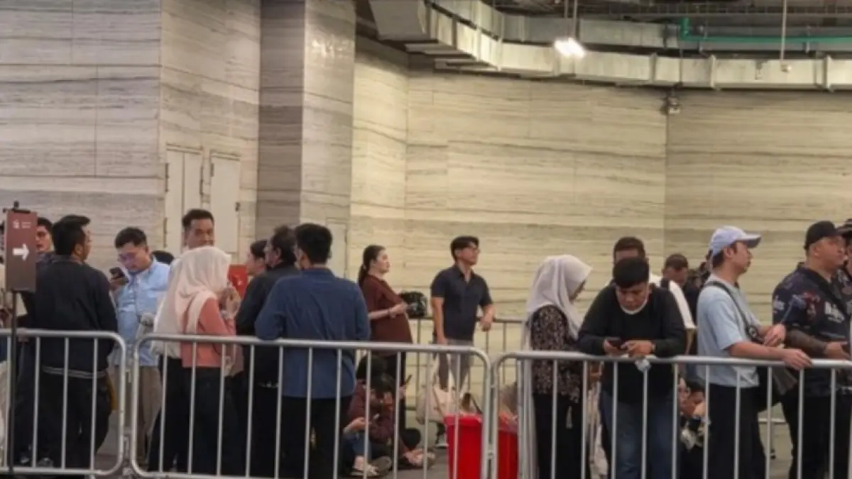 Animo calon pembeli luar biasa meski harga iPhone Pro 18 dan Pro Max lumayan menggigit. (foto:ist)