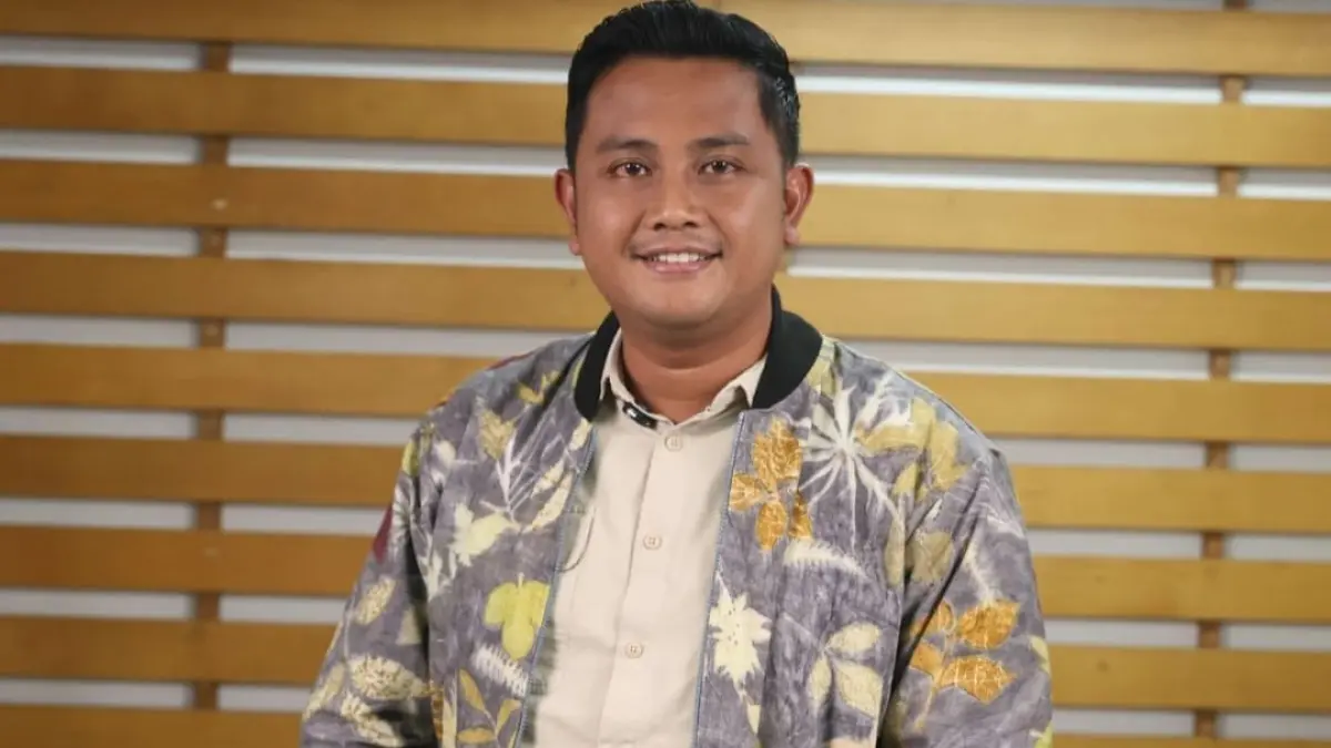 KADA KE-5 DI JATENG, ke-23 se-INDONESIA: Bupati Klaten, Jawa Tengah, Hamenang Wajar Ismoyo (HWI), pernah berkarir sebagai wartawan dan masih berusia muda, 37 tahun. Dia baru akan genap 38 tahun pada 27 November 2026. HWI kelahiran Klaten 27 November 1988. (foto:ist)