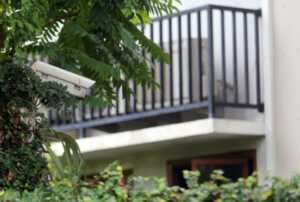 Salah satu CCTV di halaman rumah dinas Irjen Pol Ferdy Sambo saat olah Tempat Kejadian Perkara (TKP) pasca peristiwa baku tembak dua ajudannya di Kompleks Polri Duren Tiga, Jakarta Selatan, Rabu (13/7/2022). Olah TKP tersebut dilakukan tertutup dari awak