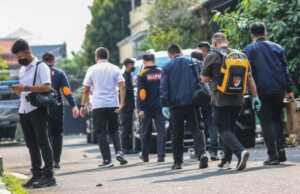 Uji balistik dilakukan tim khusus bentukan Kapolri di rumah dinas Irjen Fredy Sambo, Kompleks Duren Tiga, Jakarta Selatan. (MIFTAHUL HAYAT/ JAWA POS)