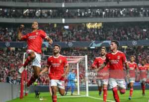 Selebrasi gelandang serang SL Benfica Joao Mario setelah mencetak gol penalti ke gawang Juventus di Estadio da Luz. (Octavio Passos/Getty Images)
