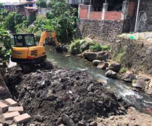ANTISIPASI BANJIR: Tampak Pekerjaan Pengerukan Sungai Sario yang telah dilakukan BWSS I sebagai langkah mengantisipasi curah hujan tinggi.