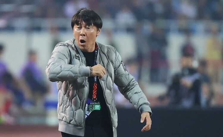 Reaksi pelatih Timnas Indonesia Shin Tae-yong dalam leg kedua semifinal Piala AFF 2022 di kandang Vietnam. (PSSI/Instagram)