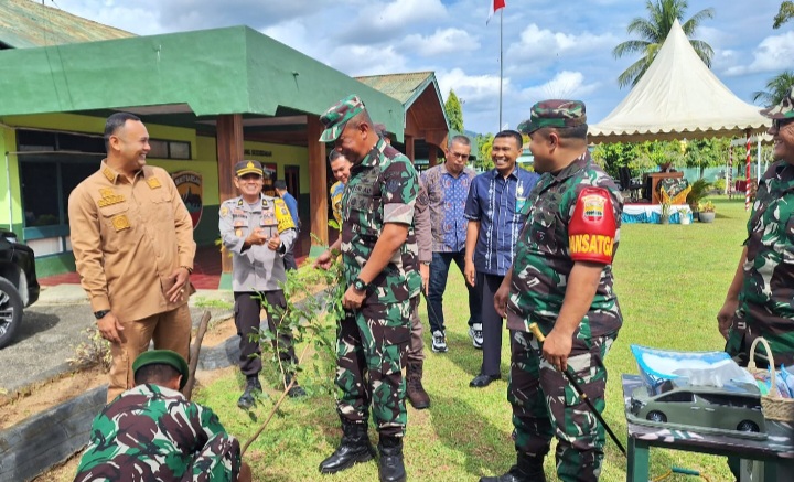 Kunjungan kerja Waaster Kasad Bidang Ren Dan Puanter Brigjen TNI Terry Tresna Purnama di Makodim 0310/SSD, Muaro, Kecamatan Sijunjung, Kabupaten Sijunjung, Jumat (23/2). (Dok. Pendim0310/SSD)