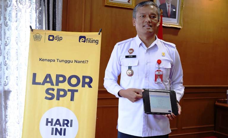 Roberia, Pj Wali Kota Pariaman.