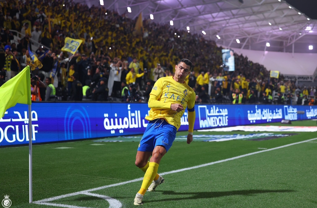 Cristiano Ronaldo diskors satu pertandingan setelah dinilai melakukan gerakan tidak senonoh seusai Al Nassr menang 3-2 atas Al Shabab,.di Liga Pro Saudi, Minggu (25/2/2024).  (Foto: Dok. X Al Nassr)