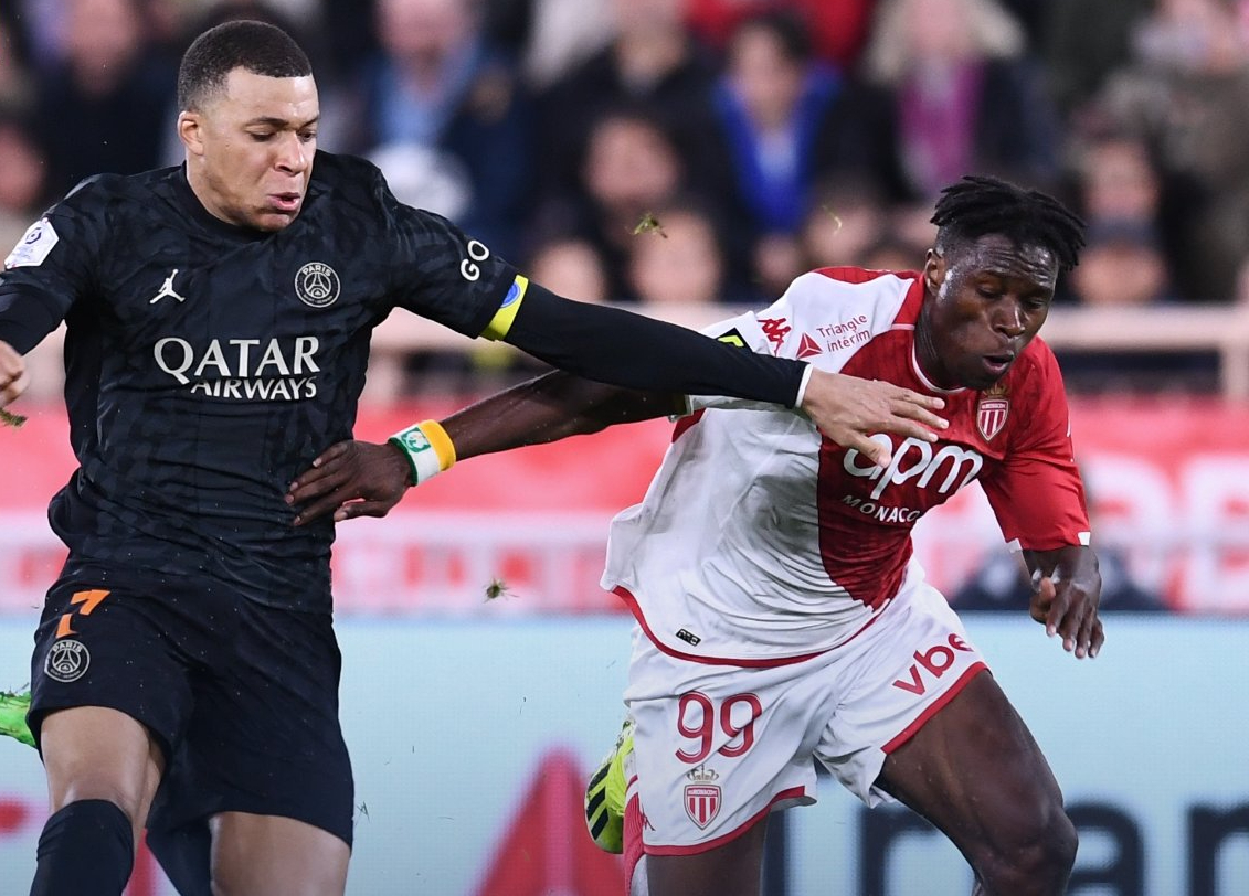 PSG ditahan imbang tanpa gol oleh AS Monaco pada laga Ligue 1, di Stade Louis II, Sabtu (2/3/2024) dini hari WIB. Kylian Mbappe ditarik keluar pada babak pertama. (Foto: X Ligue 1)