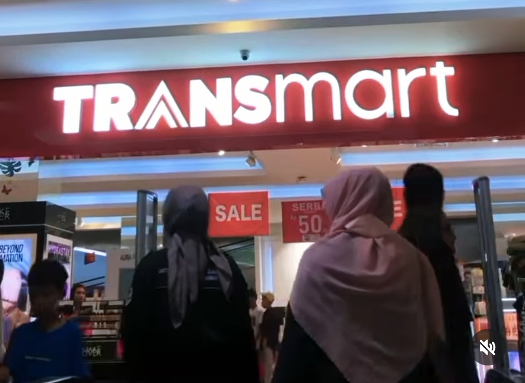Transmart menghadirkan program spesial menyambut Ramadhan dan Idul Fitri 2024, yakni 300 Paket Umroh Gratis atau Wisata Turki. Program dimulai 1 Maret 2024. (Foto: IG Transmart Padang)
