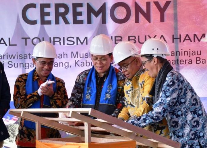 Sekjen Lembaga Wakaf Majelis Ulama Indonesia (MUI), Guntur Subagia, saat topping off ceremony Halal Tourism Hub Buya Hamka, Sabtu (9/3).