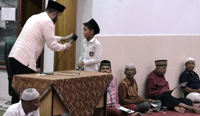 Fadly Amran Datuak Paduko Malano di Masjid Raya Taqrib, Kelurahan Rawang, Kecamatan Padang Selatan, Kamis (14/3/2024).