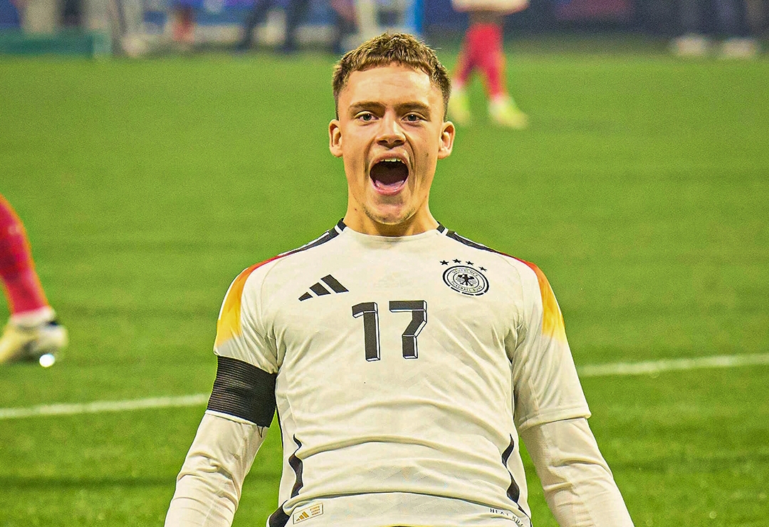 Florian Wirtz mencetak gol internasional pertamanya yang akan tercatat dalam buku sejarah saat tim Jerman mengalahkan Prancis 2-0. (Foto: X @dfb_team_en)