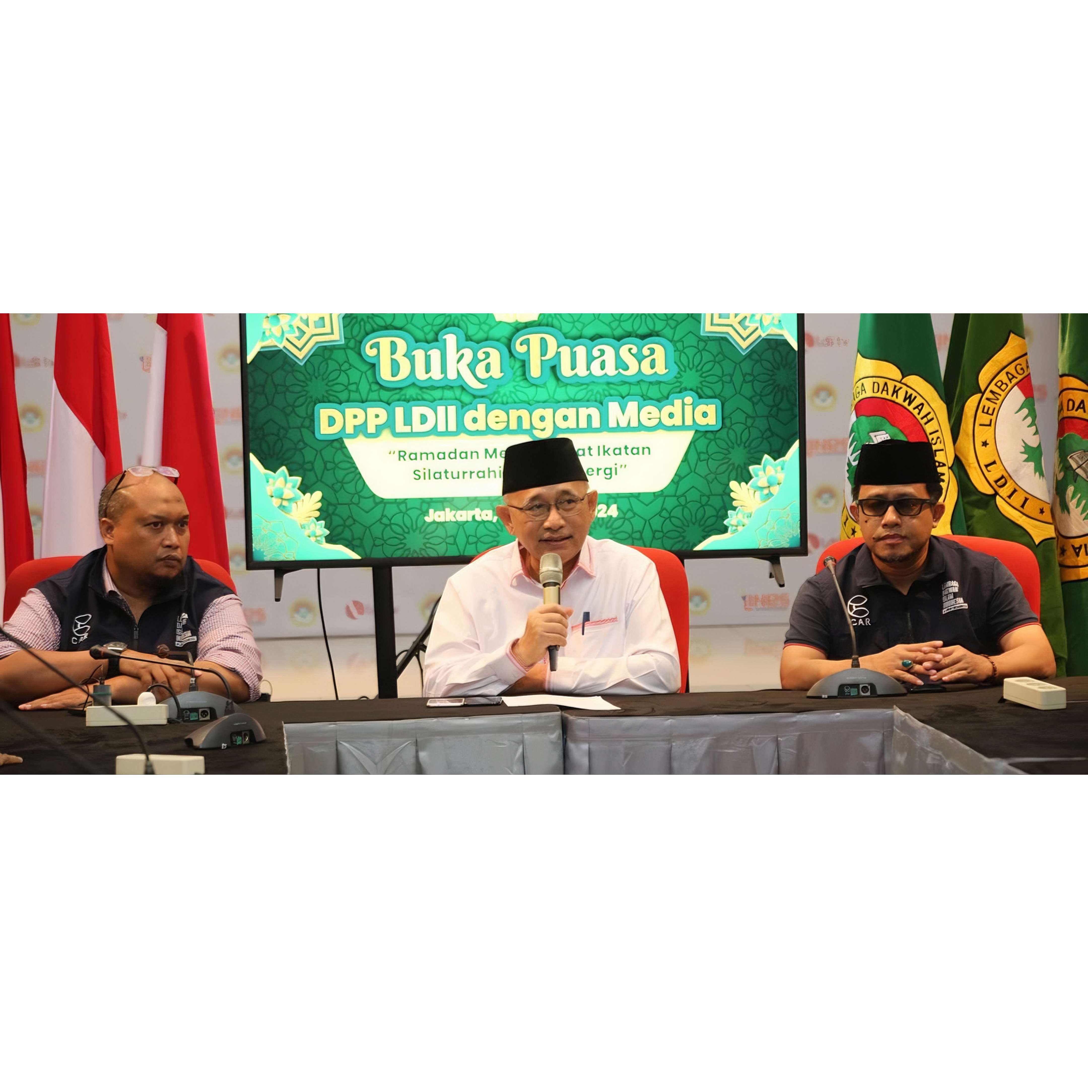 SAMBUTAN: Ketua Umum DPP LDII, KH Chriswanto Santoso, saat berbuka puasa bersama dengan para wartawan di Kantor DPP LDII, Jakarta, pada Sabtu (23/3).(DOK DPP LDII)