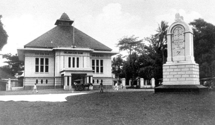 MONUMEN de Greve di Padang sekitar tahun 1931 (sumber: Tropenmuseum)