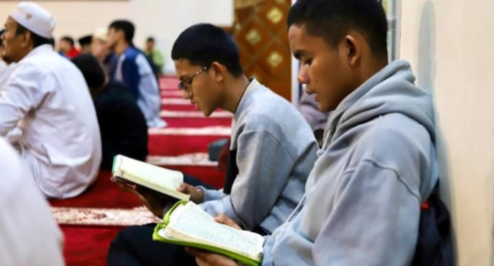 Program Iktikaf di Masjid Agung Manarul Ilmi Islamic Centre Padangpanjang.