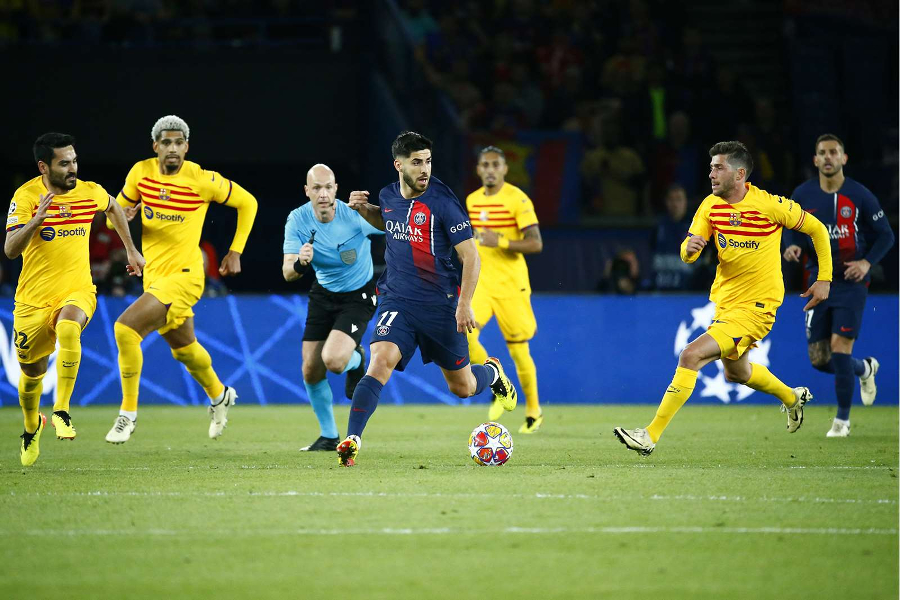 Di leg pertama perempat final Liga Champions pekan lalu, PSG harus mengakui ketangguhan Barcelona di kandang dengan skor 2-3. (Foto: PSG Fr)